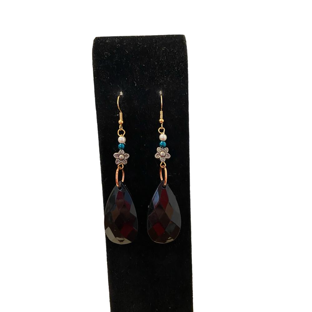 black teardrop earrings
